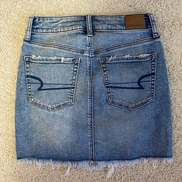 American Eagle Denim Skirt Light Blue Wash Size 2 Long - Picture 2 of 4